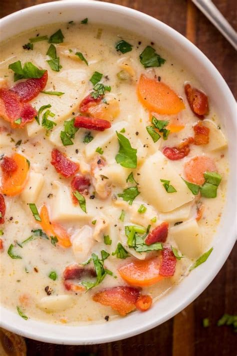 How many carbs are in soup chowder new england clam bacon 12 oz - calories, carbs, nutrition