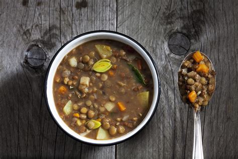 How many carbs are in soup lentil & potato curried 16 oz - calories, carbs, nutrition