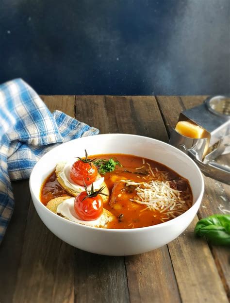 How many carbs are in soup tomato ravioli vegetarian frz 12 oz - calories, carbs, nutrition