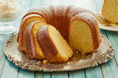 How many carbs are in sour cream pound cake (to go) - calories, carbs, nutrition