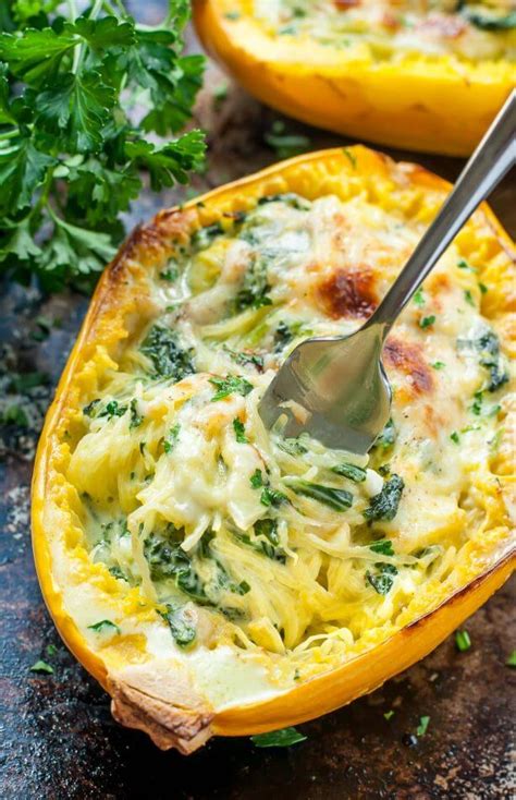 How many carbs are in spaghetti squash with vegan cauliflower alfredo - calories, carbs, nutrition