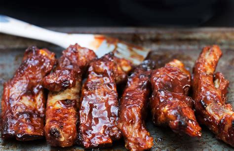 How many carbs are in spare ribs with sticky chilli and plum glaze - calories, carbs, nutrition