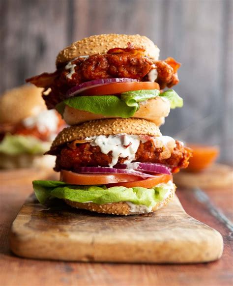 How many carbs are in spicy buffalo chicken sandwich - calories, carbs, nutrition