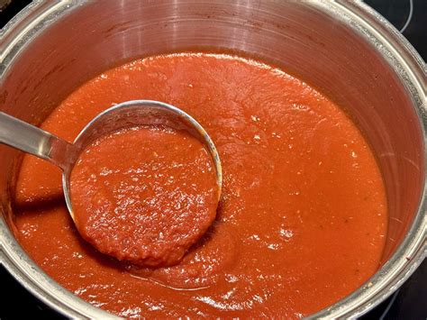 How many carbs are in spicy red wine tomato sauce - calories, carbs, nutrition