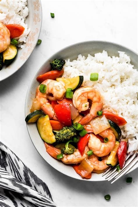 How many carbs are in spicy shrimp vegetable stir-fry, over rice - calories, carbs, nutrition