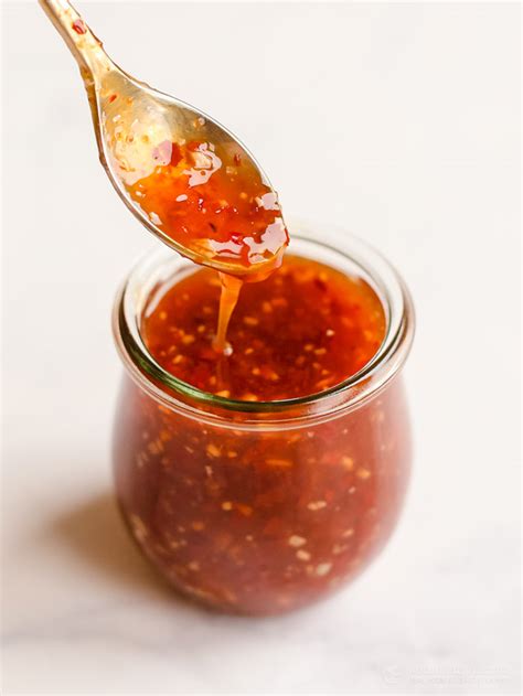 How many carbs are in spicy sweet chili sauce - calories, carbs, nutrition