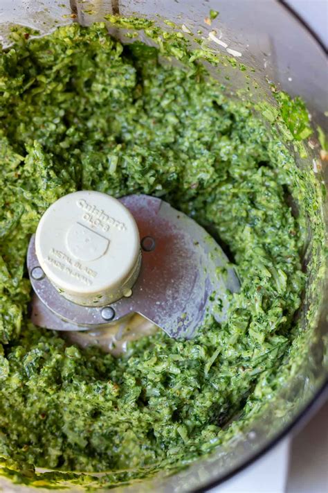 How many carbs are in spinach - basil pesto - calories, carbs, nutrition