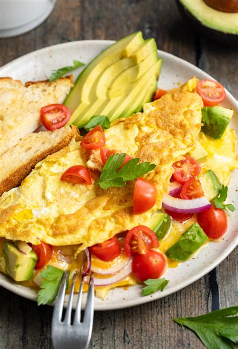 How many carbs are in spinach and avocado omelet with fresh fruit salad - calories, carbs, nutrition