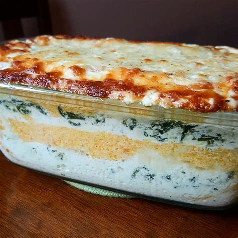 How many carbs are in spinach and butternut squash lasagna with balsamic tomato and artichoke salad - calories, carbs, nutrition