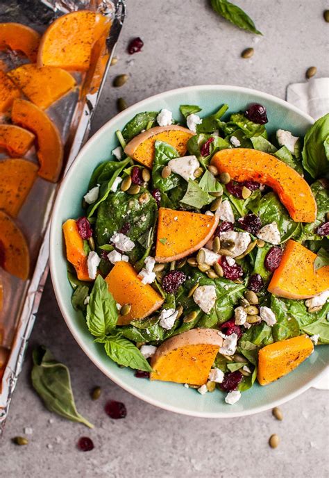 How many carbs are in spinach and butternut squash salad with pear vinaigrette - calories, carbs, nutrition