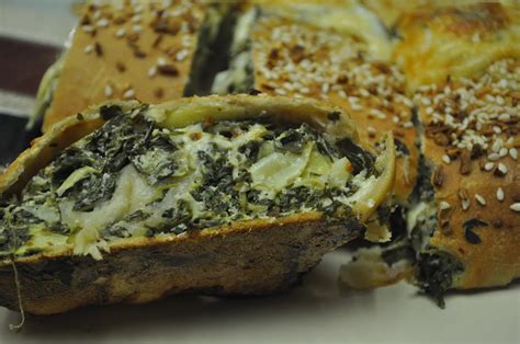 How many carbs are in spinach artichoke stromboli (33447.4) - calories, carbs, nutrition