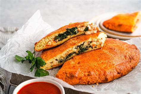 How many carbs are in spinach calzone - calories, carbs, nutrition