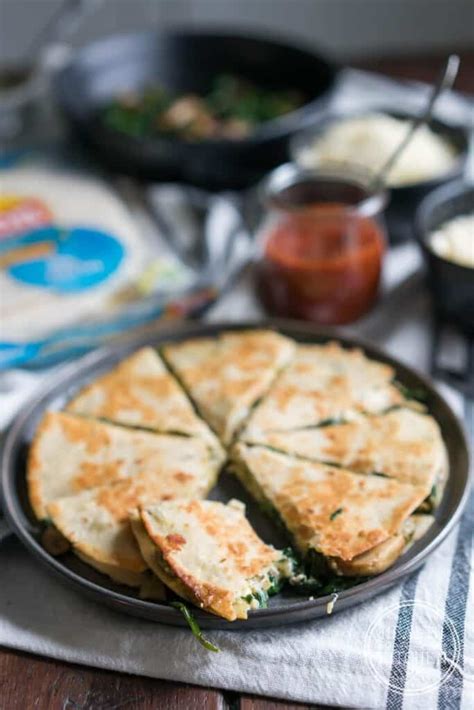 How many carbs are in spinach feta quesadilla - calories, carbs, nutrition