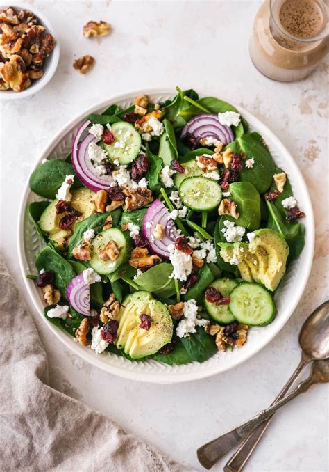 How many carbs are in spinach salad with baked tofu - calories, carbs, nutrition