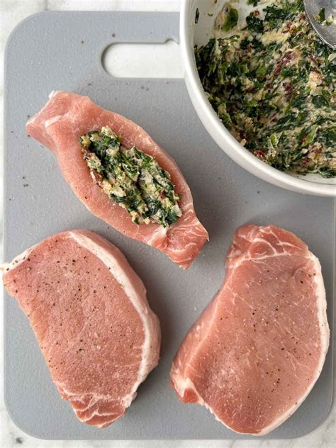 How many carbs are in spinach stuffed pork chop - calories, carbs, nutrition