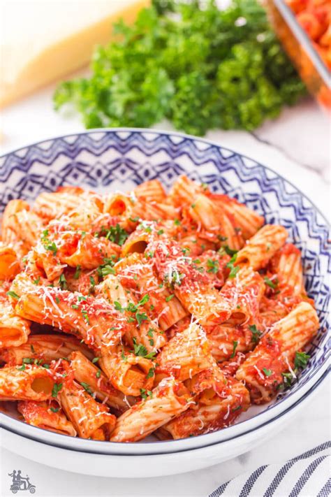How many carbs are in spinach stuffed rigatoni - calories, carbs, nutrition