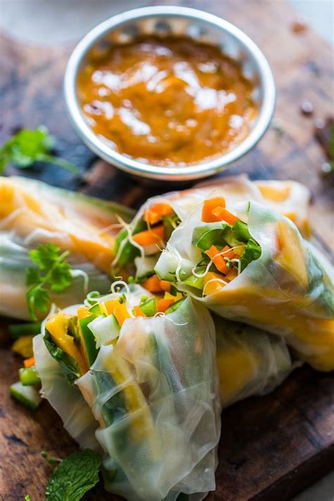 How many carbs are in spring roll w/ mango-cilantro sauce - calories, carbs, nutrition