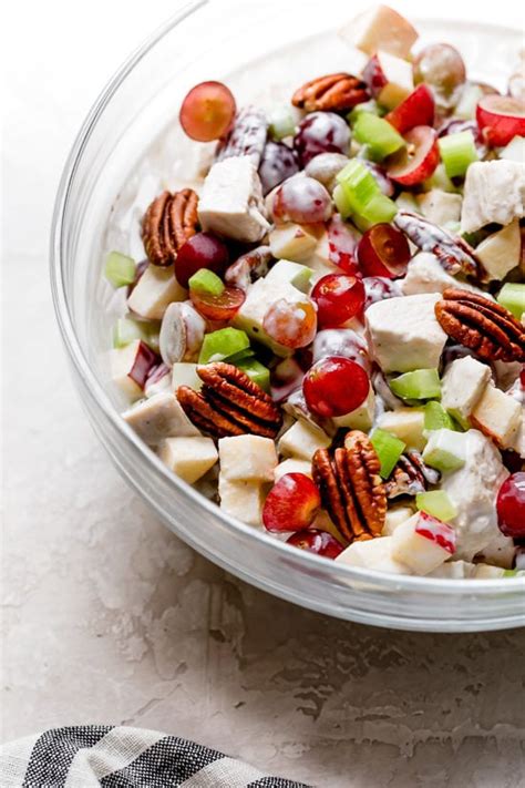 How many carbs are in spring waldorf salad with chicken - calories, carbs, nutrition