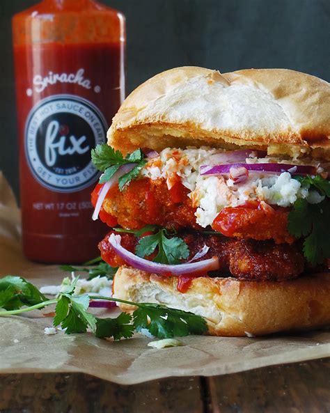 How many carbs are in sriracha smoked chicken sandwich - calories, carbs, nutrition