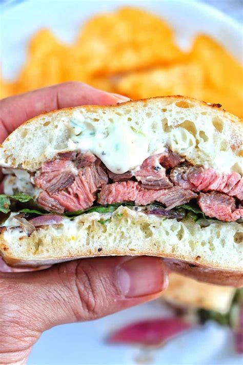 How many carbs are in steak baguette with horseradish sauce - calories, carbs, nutrition