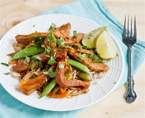 How many carbs are in stir-fried pork in a lime, soy and hoi sin sauce served with egg noodles - calories, carbs, nutrition