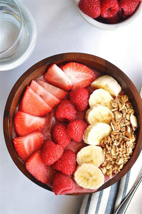 How many carbs are in strawberry banana acai bowl - calories, carbs, nutrition