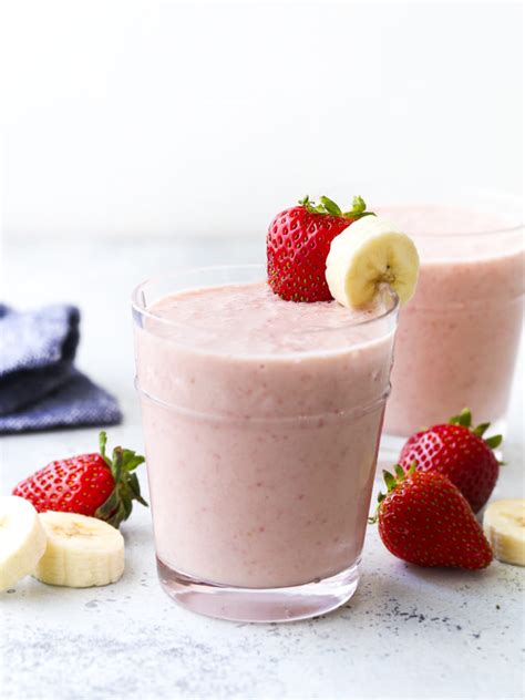 How many carbs are in strawberry banana fruit smoothie - calories, carbs, nutrition