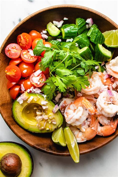 How many carbs are in strawberry cucumber shrimp salad - calories, carbs, nutrition