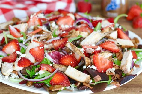 How many carbs are in strawberry fields salad with chicken- stg - calories, carbs, nutrition