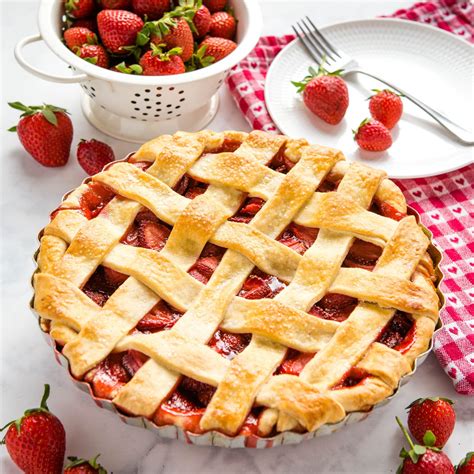 How many carbs are in strawberry pie - calories, carbs, nutrition