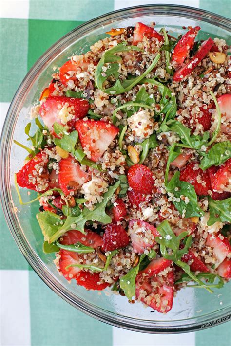 How many carbs are in strawberry quinoa salad - calories, carbs, nutrition