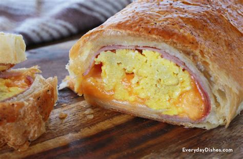 How many carbs are in stromboli breakfast bacon - calories, carbs, nutrition