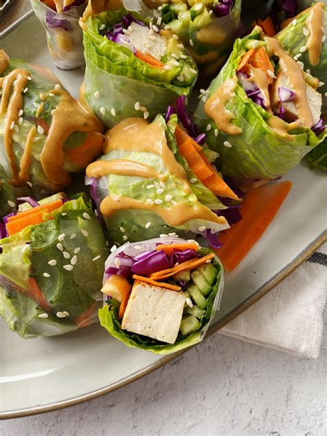 How many carbs are in summer roll tofu vegetable with sauce & salad 1 roll - calories, carbs, nutrition