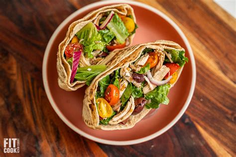 How many carbs are in summer salad stuffed pita - calories, carbs, nutrition