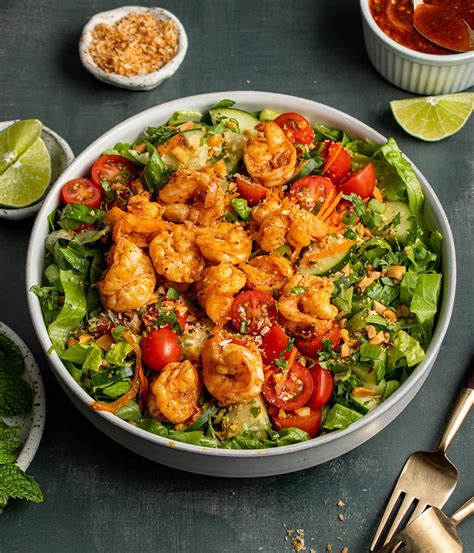 How many carbs are in sweet chilli shrimp salad - calories, carbs, nutrition