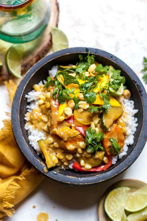 How many carbs are in tagine coconut beef curry with summer vegetable and saffron rice - calories, carbs, nutrition