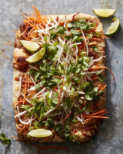 How many carbs are in thai chicken pizza (16118.13) - calories, carbs, nutrition