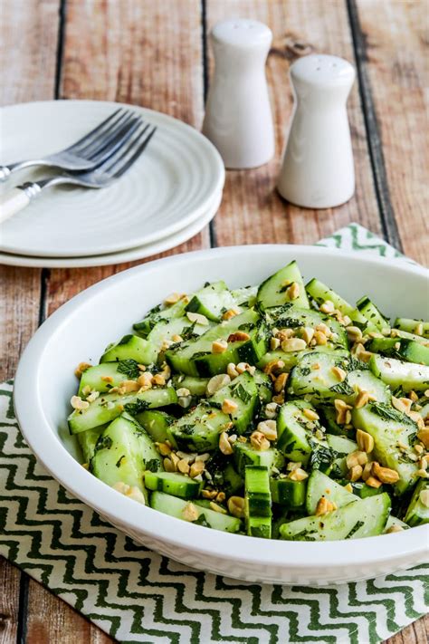 How many carbs are in thai cucumber salad side - calories, carbs, nutrition