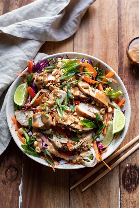 How many carbs are in thai peanut noodle chicken salad - calories, carbs, nutrition