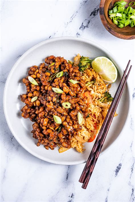 How many carbs are in thai style fried rice with tempeh - calories, carbs, nutrition