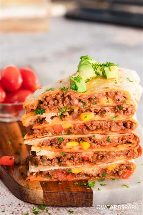 How many carbs are in the max beef pizza quesadilla - calories, carbs, nutrition