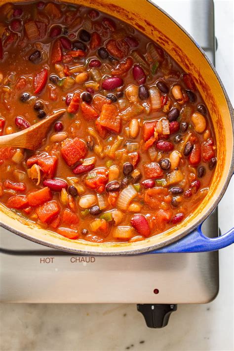 How many carbs are in three bean vegetable chili - calories, carbs, nutrition