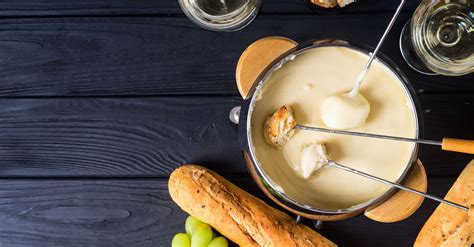 How many carbs are in three cheese fondue - calories, carbs, nutrition