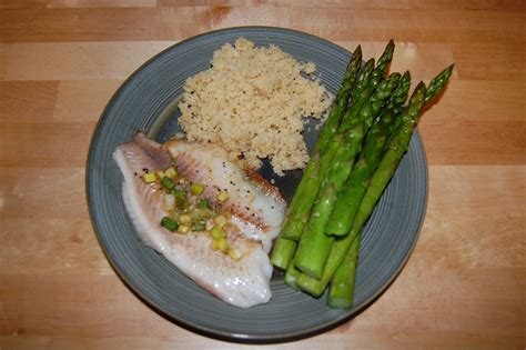 How many carbs are in tilapia with honey scallion dressing - calories, carbs, nutrition