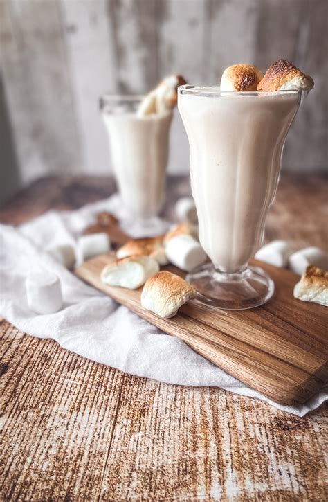 How many carbs are in toasted marshmallow milkshake - calories, carbs, nutrition