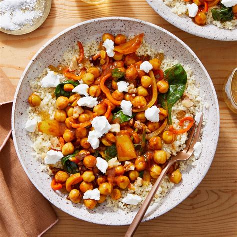 How many carbs are in tofu, chickpea and roasted vegetable tagine with coriander cous cous - calories, carbs, nutrition