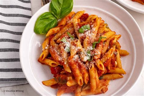 How many carbs are in tomato and basil penne - calories, carbs, nutrition