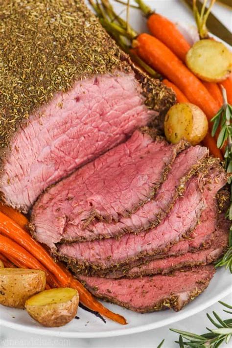 How many carbs are in top round roast beef (44826.0) - calories, carbs, nutrition