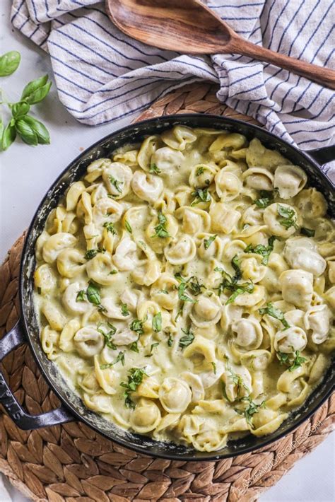 How many carbs are in tortellini, pesto cream (bostwick) - calories, carbs, nutrition