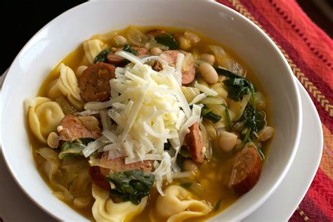 How many carbs are in tortellini beans and greens soup - calories, carbs, nutrition